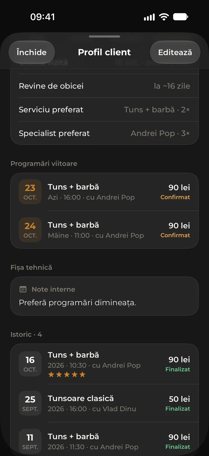 The rest of the client record: habits, upcoming bookings, the private note and the visit history.